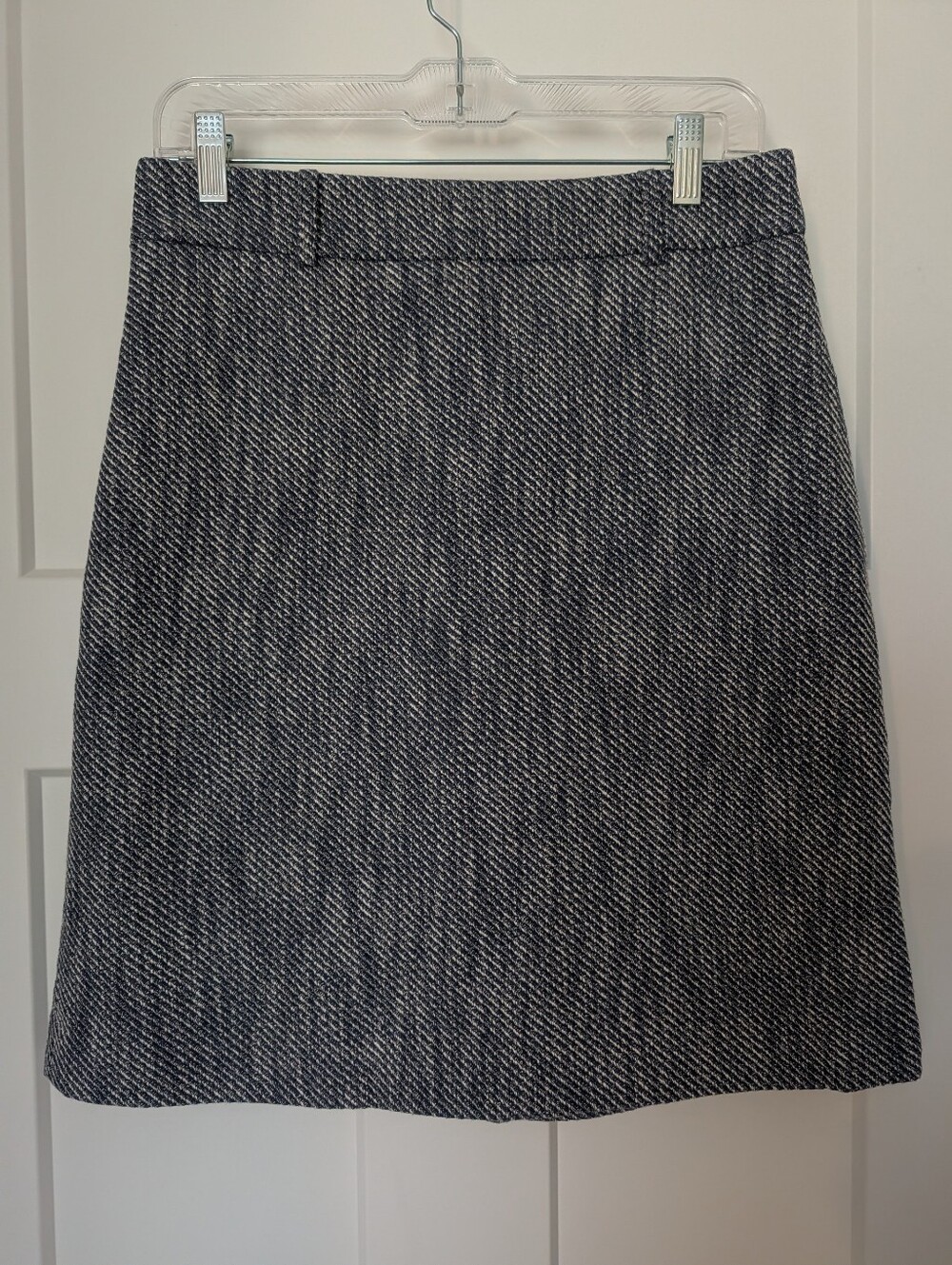 EUC Ann Taylor Classic Navy And White Skirt Size 4